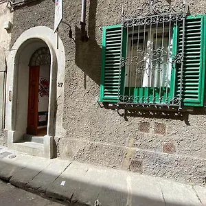 https://georges-house.it-tuscanyhotel.com